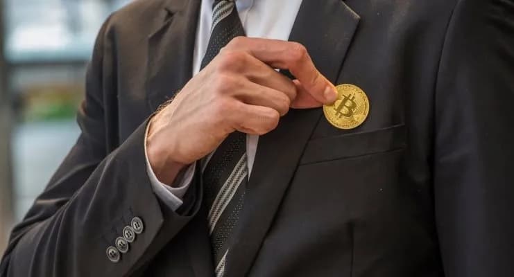 史上最虛失物招領!神秘人欲合法侵佔 380 萬顆比特幣,紐約法官緊急踩煞車