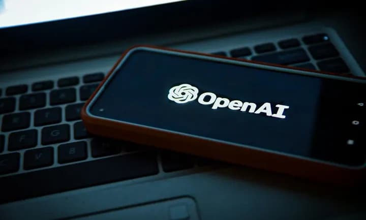 OpenAI 進入第三發展階段:邁向「普惠 AGI」,強調安全與權力分散