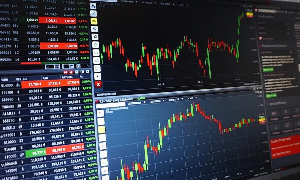 宏觀策略師警告:LLM Token支出指數拐頭向下,AI 硬體與半導體週期或告終